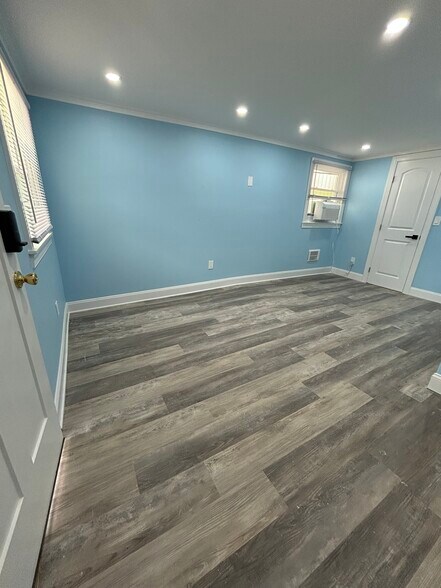 Building Photo - 51 Franklin Ave