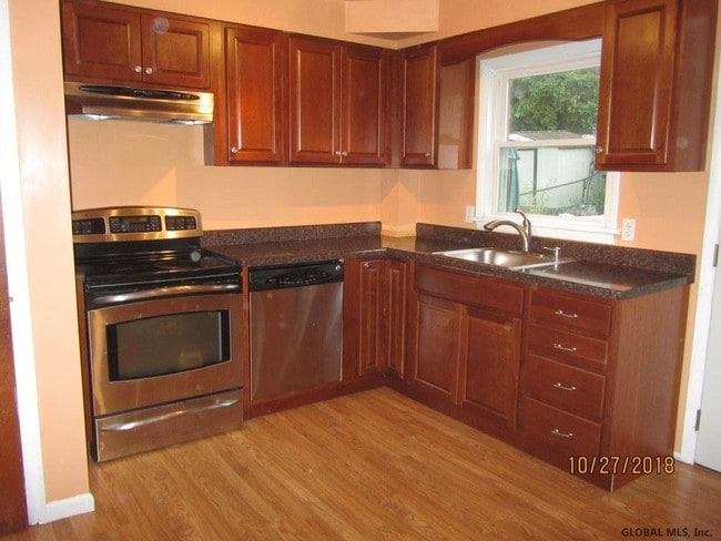 Building Photo - 125 Mt Hope Dr