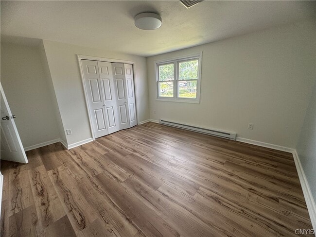 Building Photo - 110 Lake Country Dr