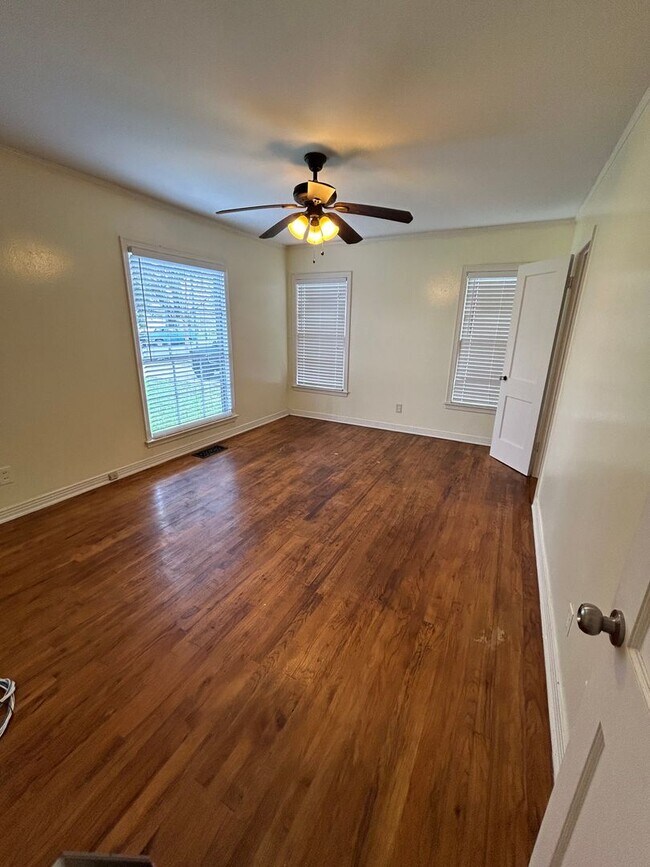 Building Photo - 1255 San Patricio Dr