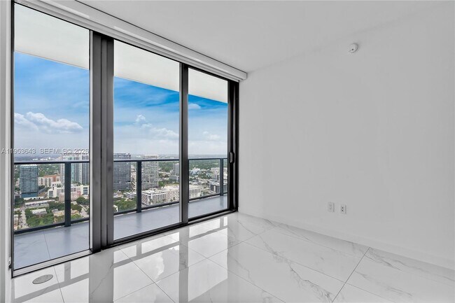 Building Photo - 3131 NE 7th Ave