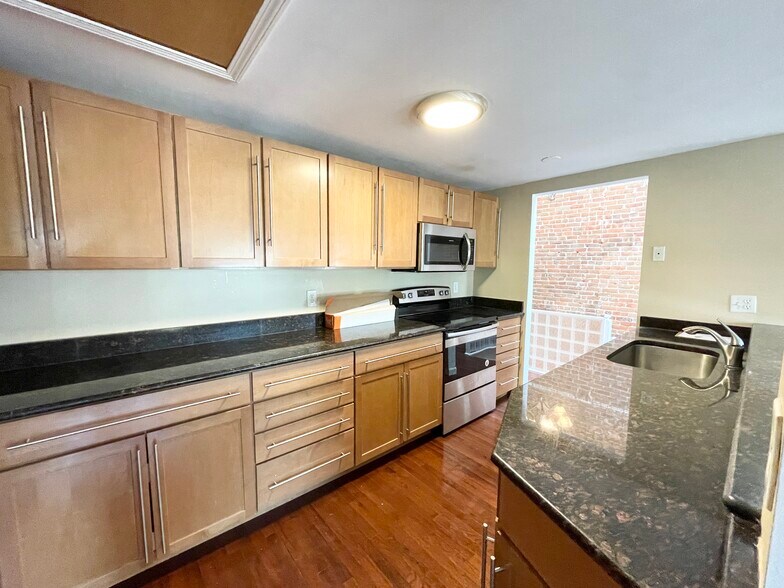 Building Photo - 416 Massachusetts Ave