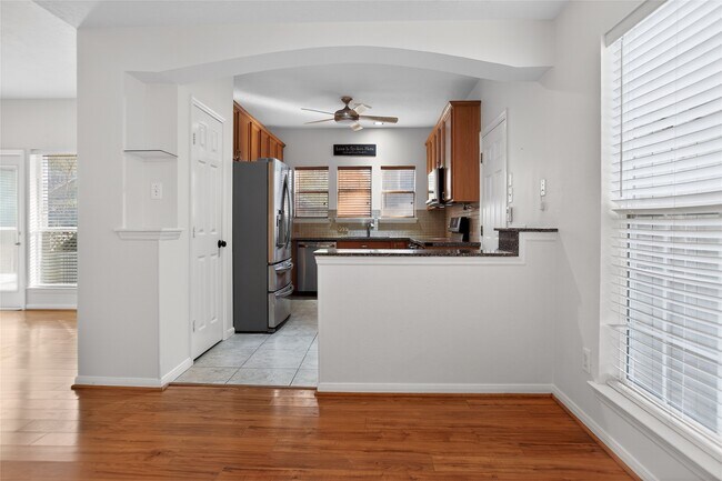 Building Photo - 15 S Avonlea Cir