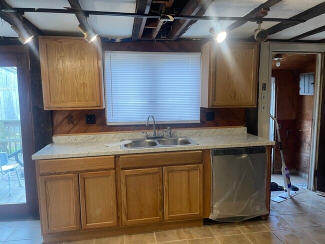 Building Photo - 19 Alton Bradford Rd