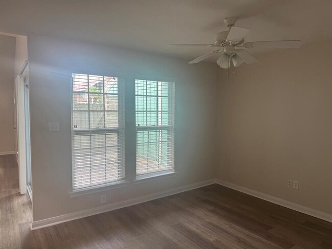 Building Photo - 7517 Antilles Ave