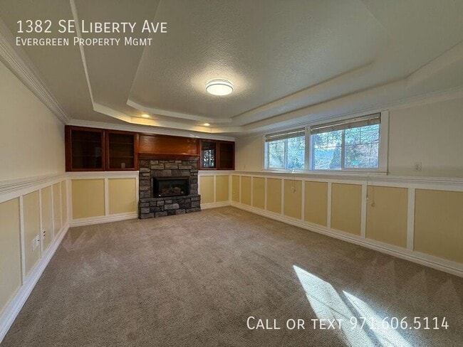 Building Photo - 1382 SE Liberty Ave