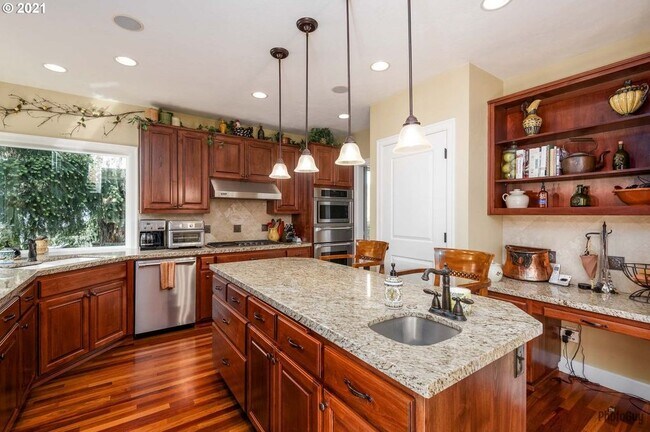 Kitchen 5 - 3272 Jayhawk Ct