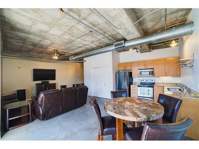Building Photo - 1001 Belleview St