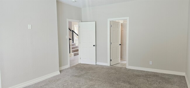 Building Photo - 930 Caswell Ct