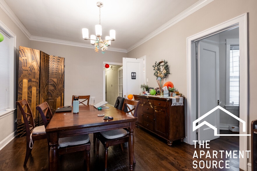 Building Photo - 2660 N Ashland Ave