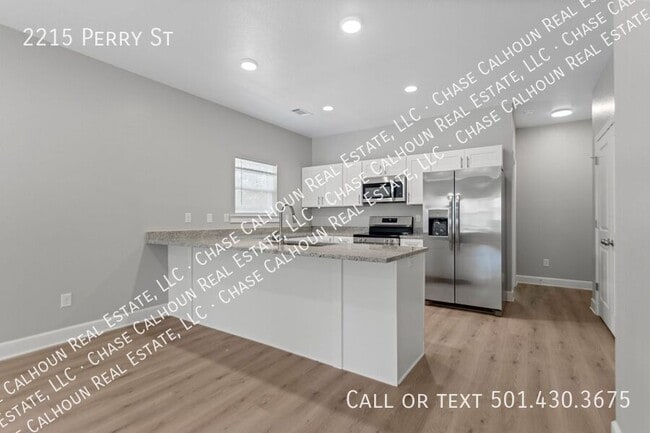 Building Photo - 2215 Perry St