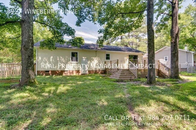 Building Photo - 4927 Wineberry Dr