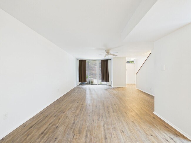 Building Photo - #1 St James Court