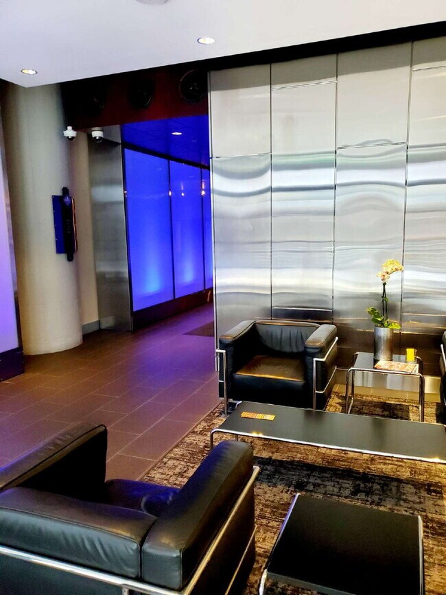 Building Photo - 1400 NW Irving St