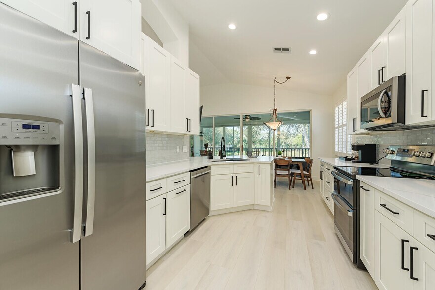 Building Photo - 7123 Blue Juniper Ct