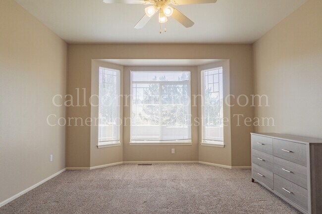 Building Photo - 3305 Hollycrest Dr