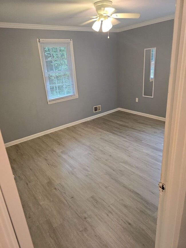 Building Photo - 2 Bed 1.5 bath house in Cayce