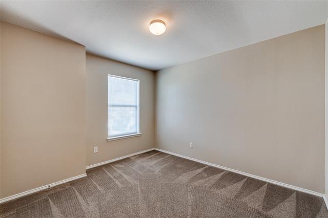 Building Photo - 2326 Kingsway Dr