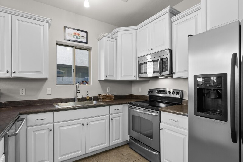 Building Photo - 2150 W Alameda Rd