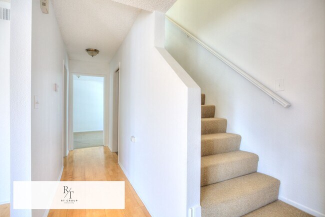Building Photo - Beautiful Front Unit in Gated Community – ...