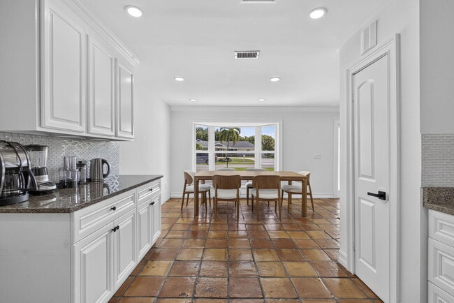 Building Photo - 11760 Inverness Cir