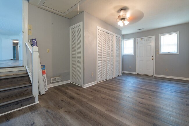 Building Photo - MOVE IN READY 4 Bedroom in Western Branch!
