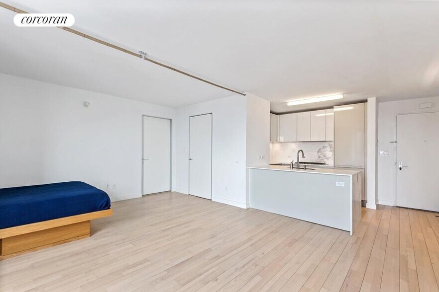 Building Photo - 322 W 57th St