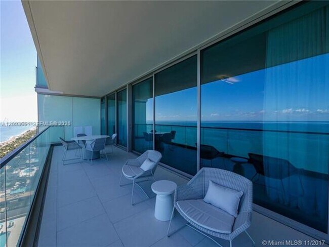 Building Photo - 10201 Collins Ave