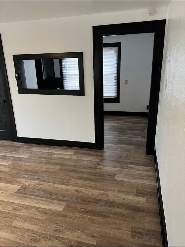 Building Photo - KC-1209 Bawcom