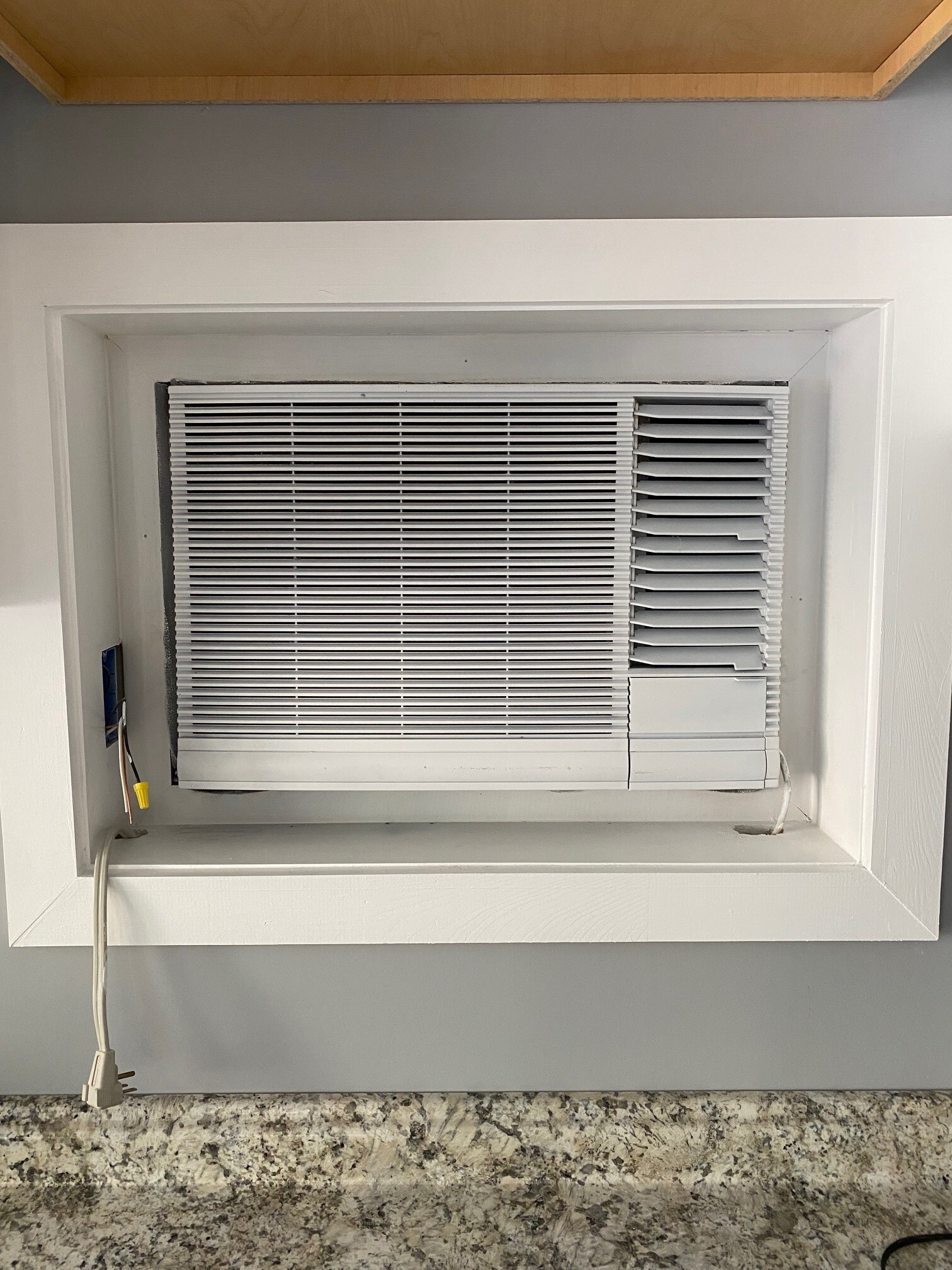 Building Photo - 1150 Chapel St