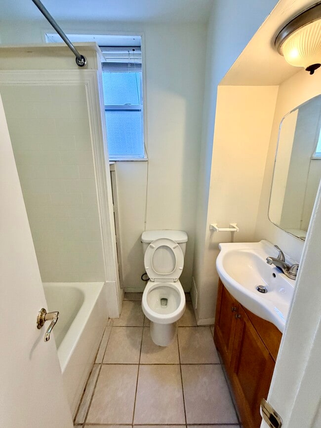 Building Photo - 1825 Dudley St