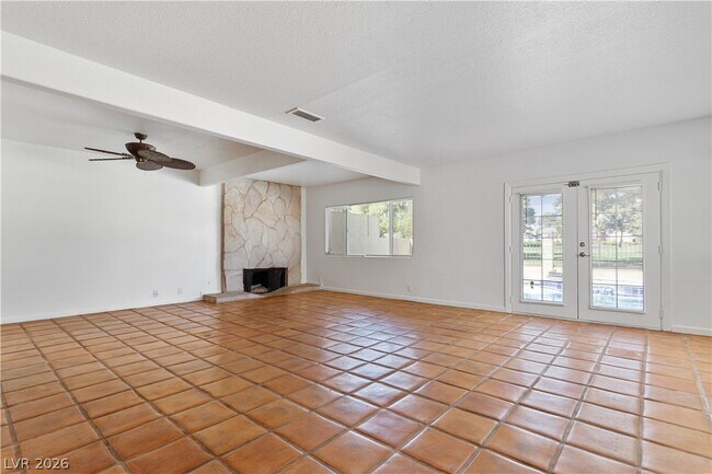 Building Photo - 908 Vegas Valley Dr