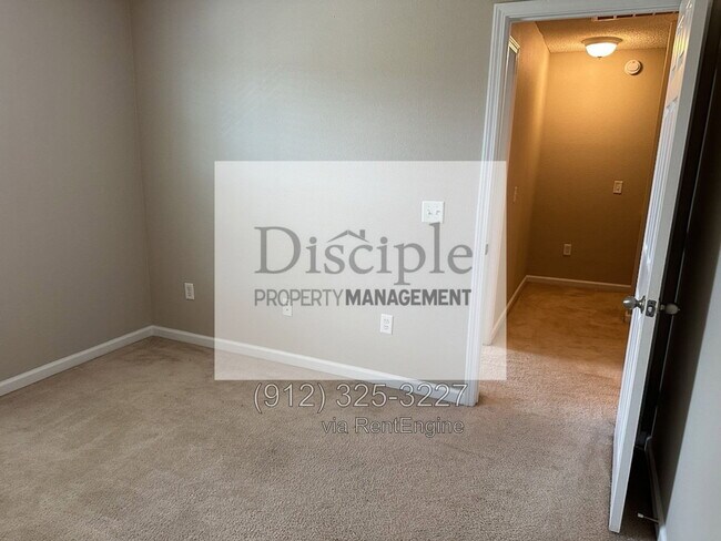 Building Photo - 1045 Canyon Oak Loop