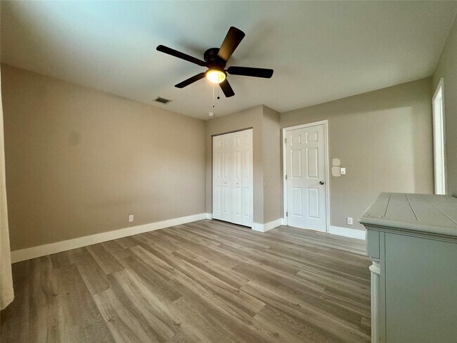 Building Photo - 1871 NW 31st Ct