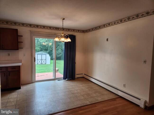 Building Photo - 12426 Legore Rd