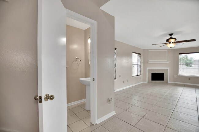 Building Photo - 2939 Sailors Moon Dr