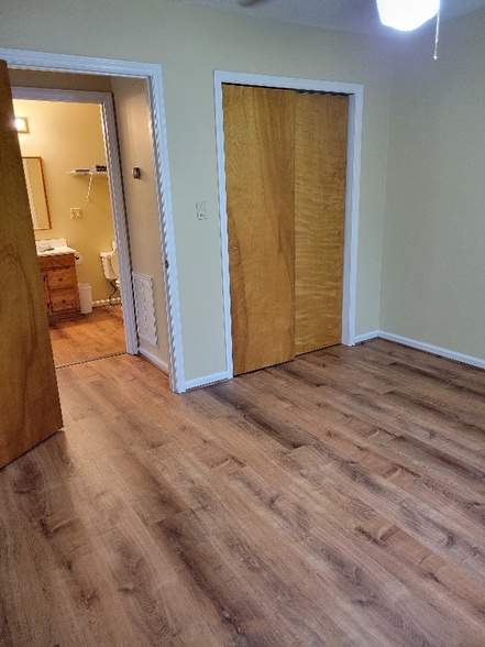 Building Photo - 2726 Riverside Rd