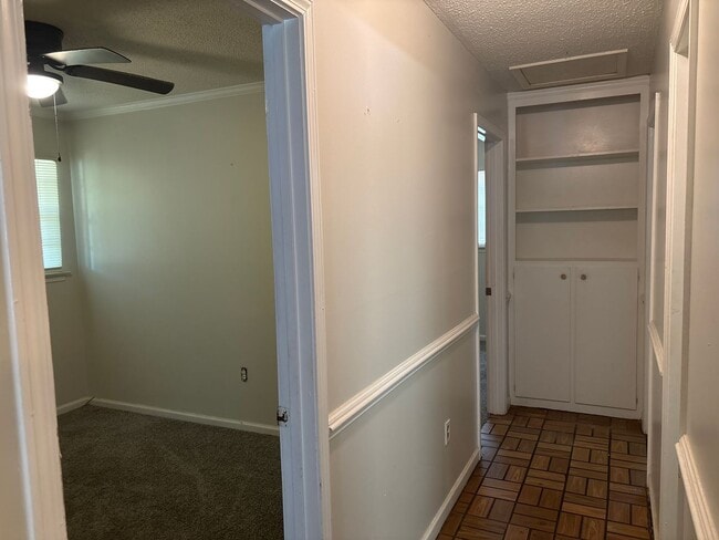 Building Photo - 4037 Piedmont Dr