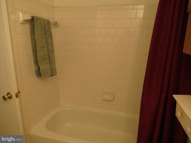 Building Photo - 1513 Wampanoag Dr