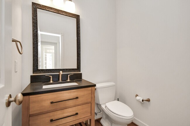 Building Photo - 4003 Perry Knoll Ct