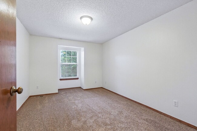 Building Photo - 9998 Grove St