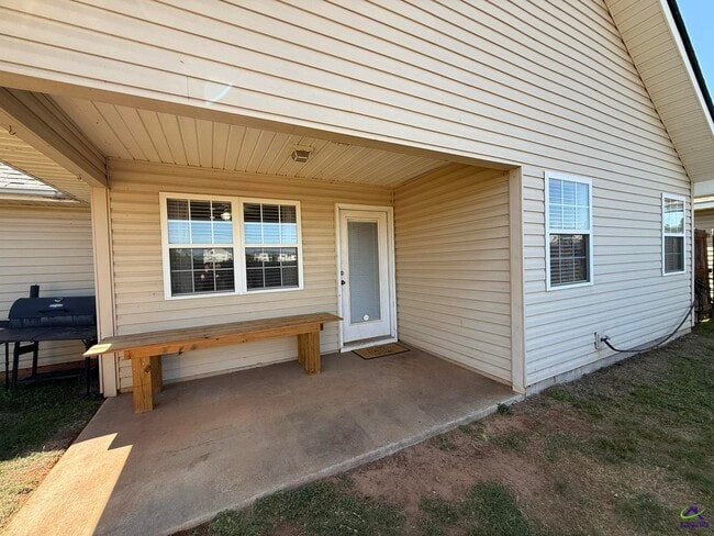 Building Photo - 107 White Tail Ln