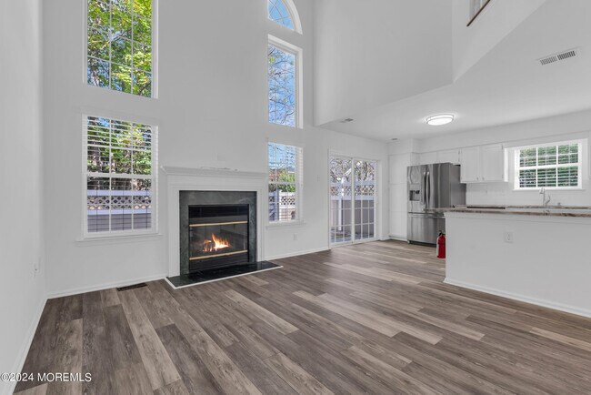 Building Photo - 2 Charles Ct