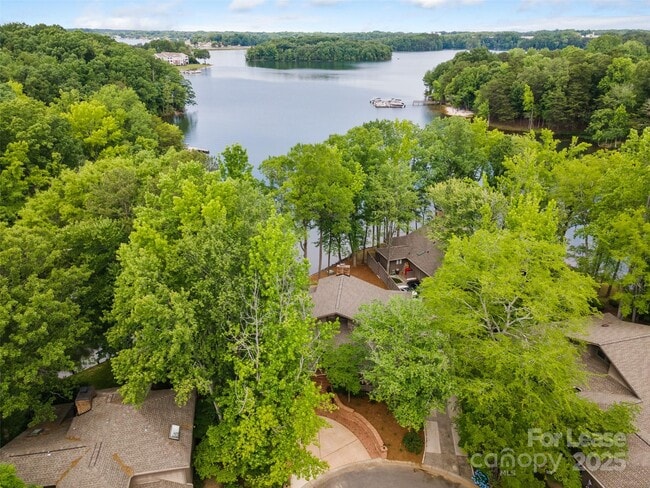 Building Photo - 449 Windward Dr