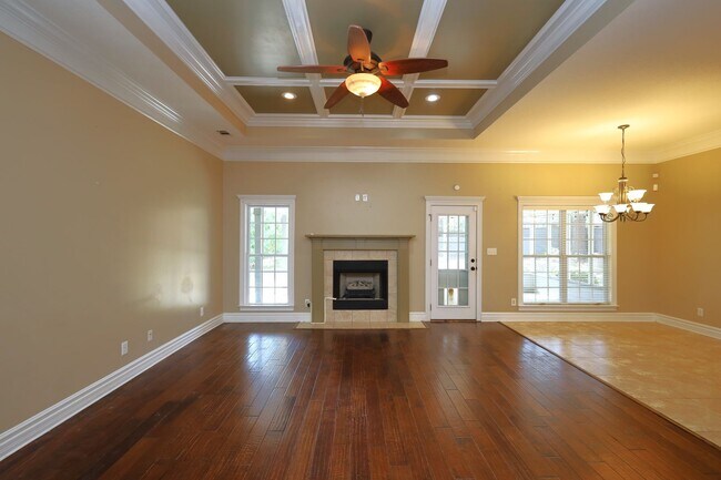 Building Photo - 4338 Kenilworth Cir