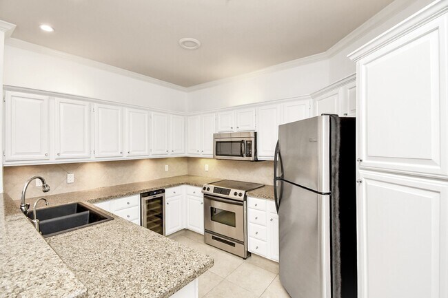 Building Photo - 2111 Welch St