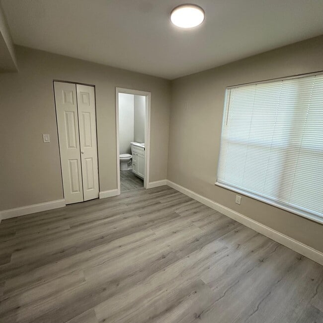 Building Photo - 3620 NW 9th St