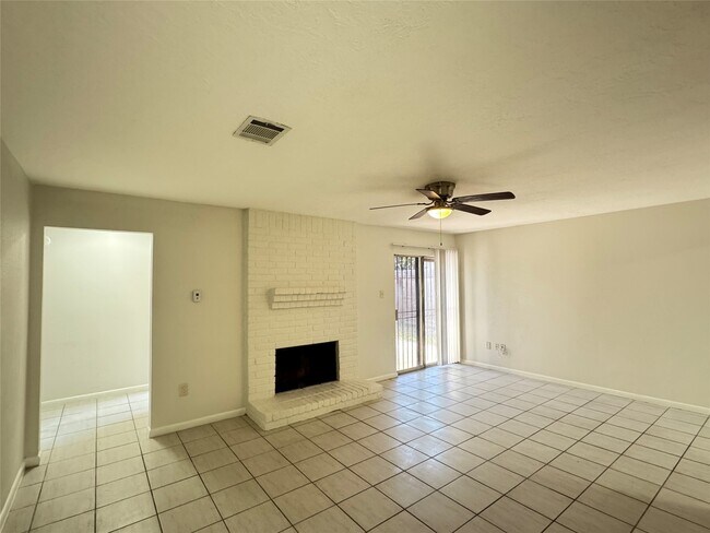 Building Photo - 10942 Beacave Bend Ct