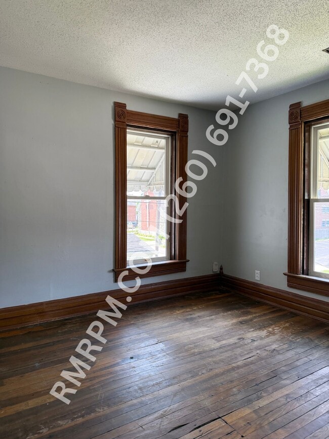 Building Photo - 335 Washington St