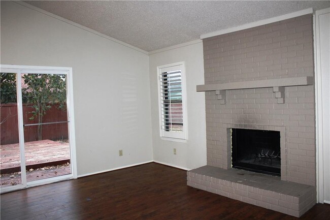 Building Photo - 2812 Lemmontree Ln